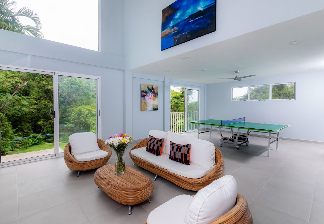 Villa Costa Vida — a bedroom with jungle and ocean outlook